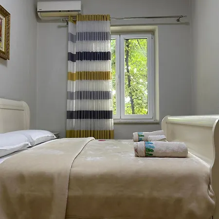 דירה Kelly's Cozy Hideaway - טיראנה